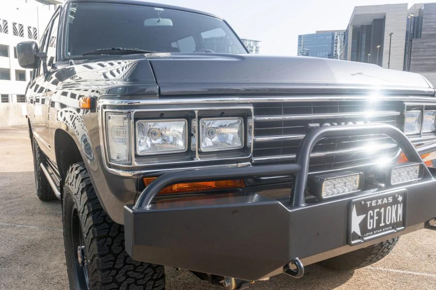 Детали экстерьера Toyota Land Cruiser (FJ62) 1988 года  (фото 35 из 164)